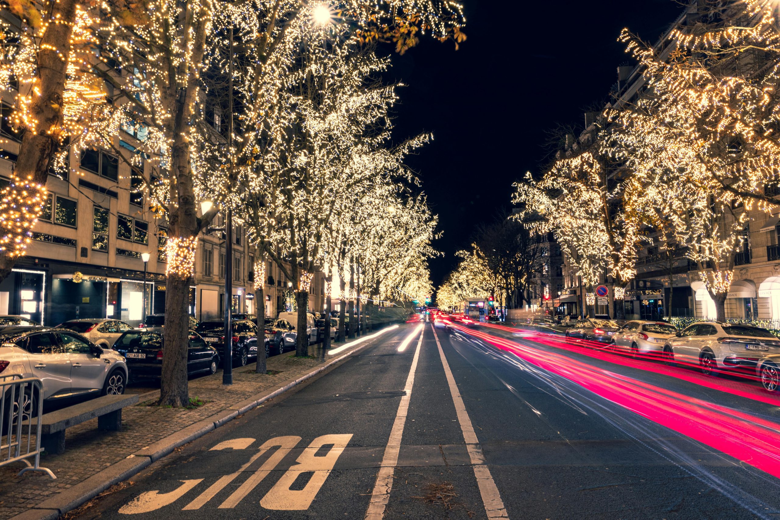 How to Prepare Your Airport Transfer for the Holiday Season in Paris ✈️🎄